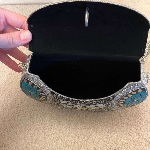 Metal small over the shoulder handbag with turquoise design. New. - Picture 4 of 7